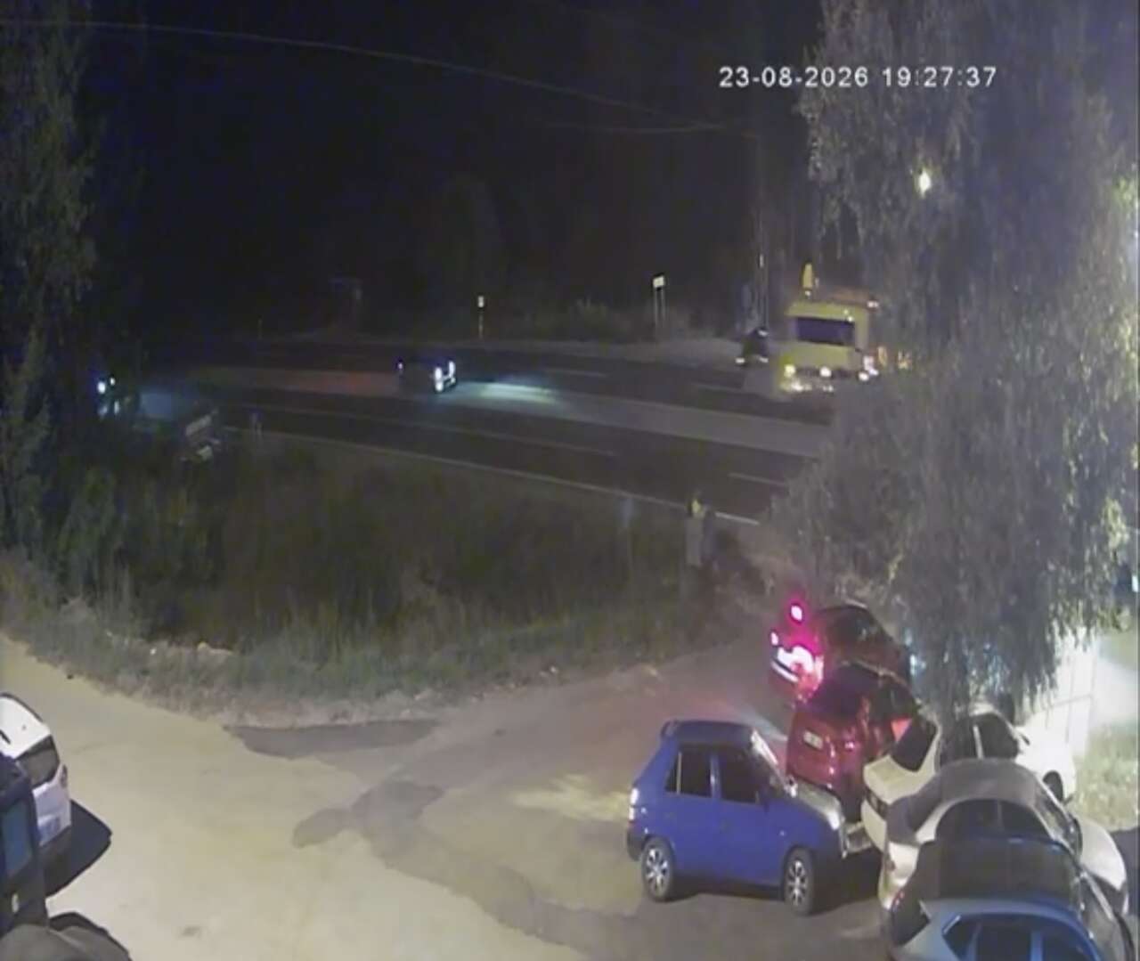 Minibüs ile otomobil çarpıştı: 11 yaralı! Kaza anı kamerada 9